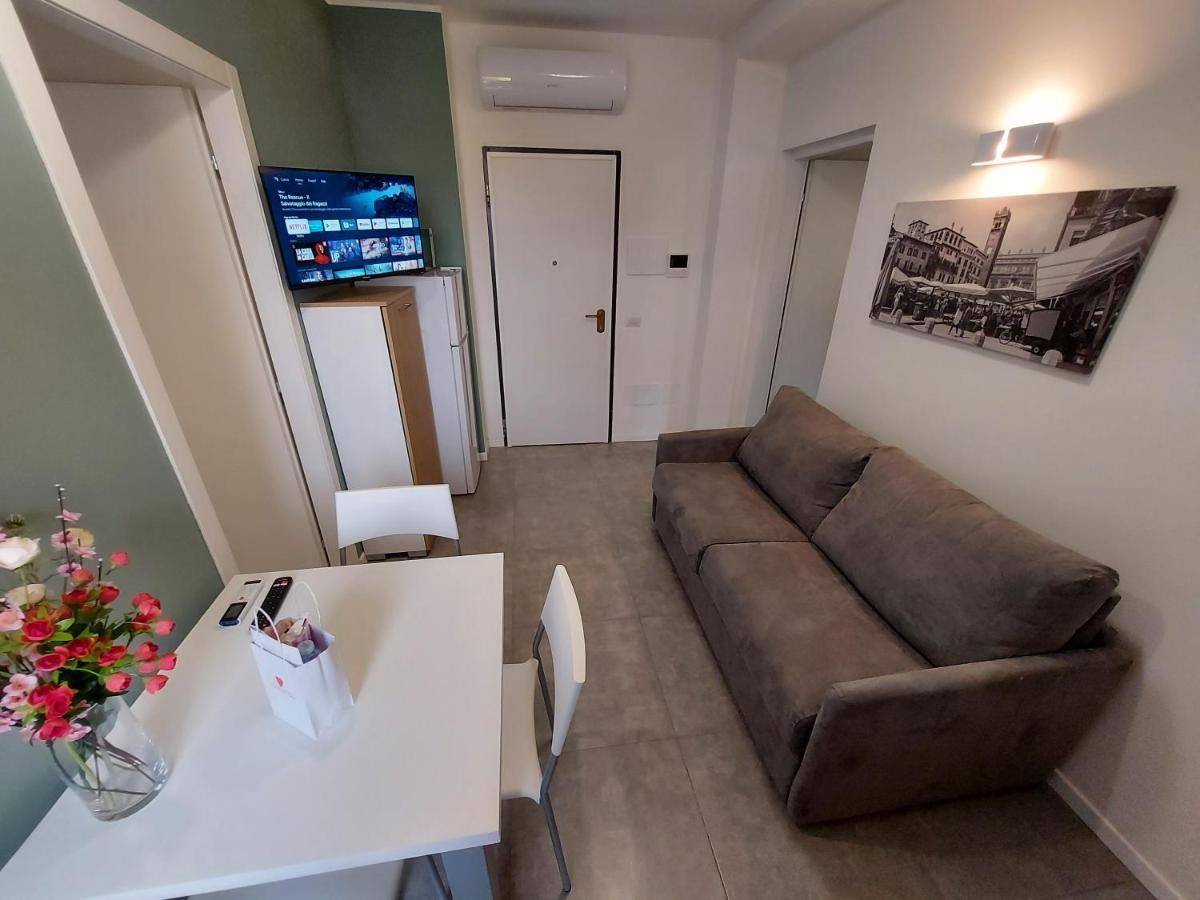 Residenza Delizia Camere & Appartamenti "Residenze Del Cuore" Verona Exterior foto