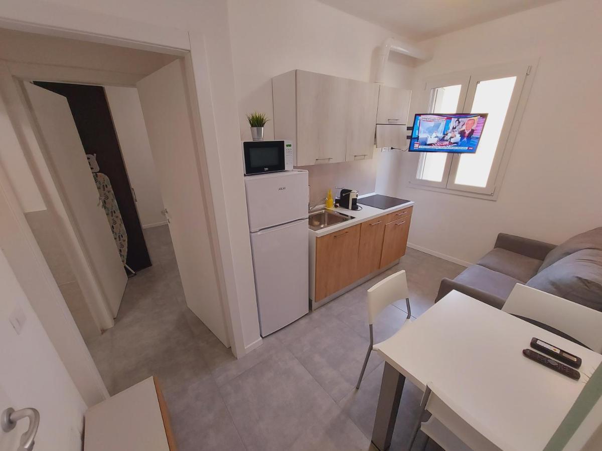 Residenza Delizia Camere & Appartamenti "Residenze Del Cuore" Verona Exterior foto