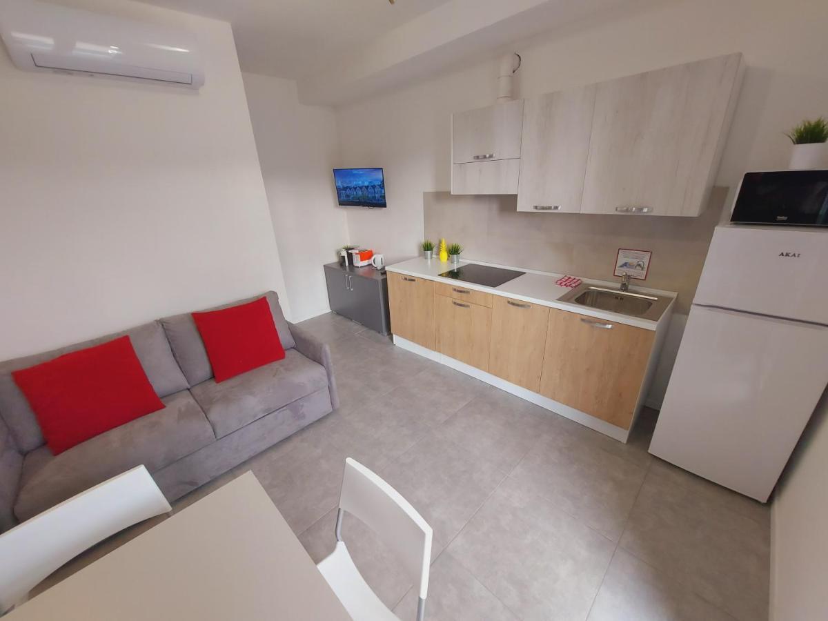 Residenza Delizia Camere & Appartamenti "Residenze Del Cuore" Verona Exterior foto