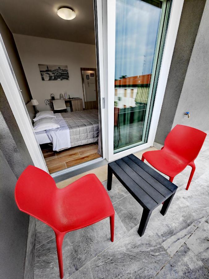 Residenza Delizia Camere & Appartamenti "Residenze Del Cuore" Verona Exterior foto