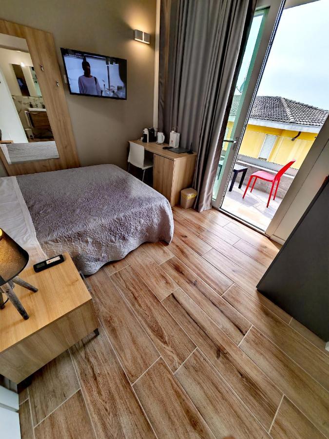 Residenza Delizia Camere & Appartamenti "Residenze Del Cuore" Verona Exterior foto